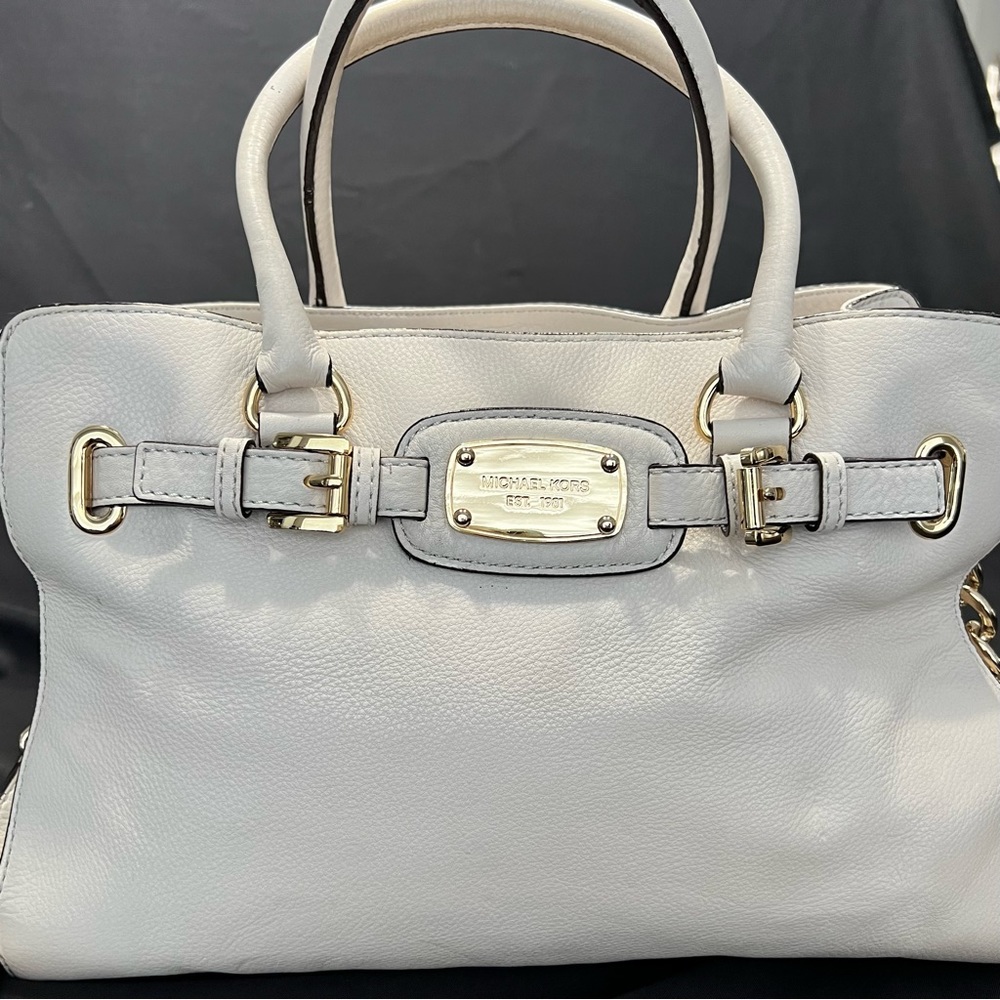 Michael Kors Cream Leather Shoulder Bag.